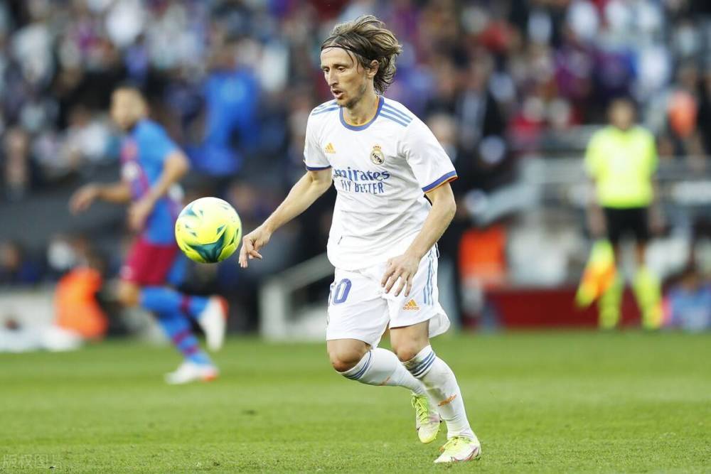 骆歆cos水晶玫瑰凯特琳，拍照当天身体不适，网友：再次理解记得